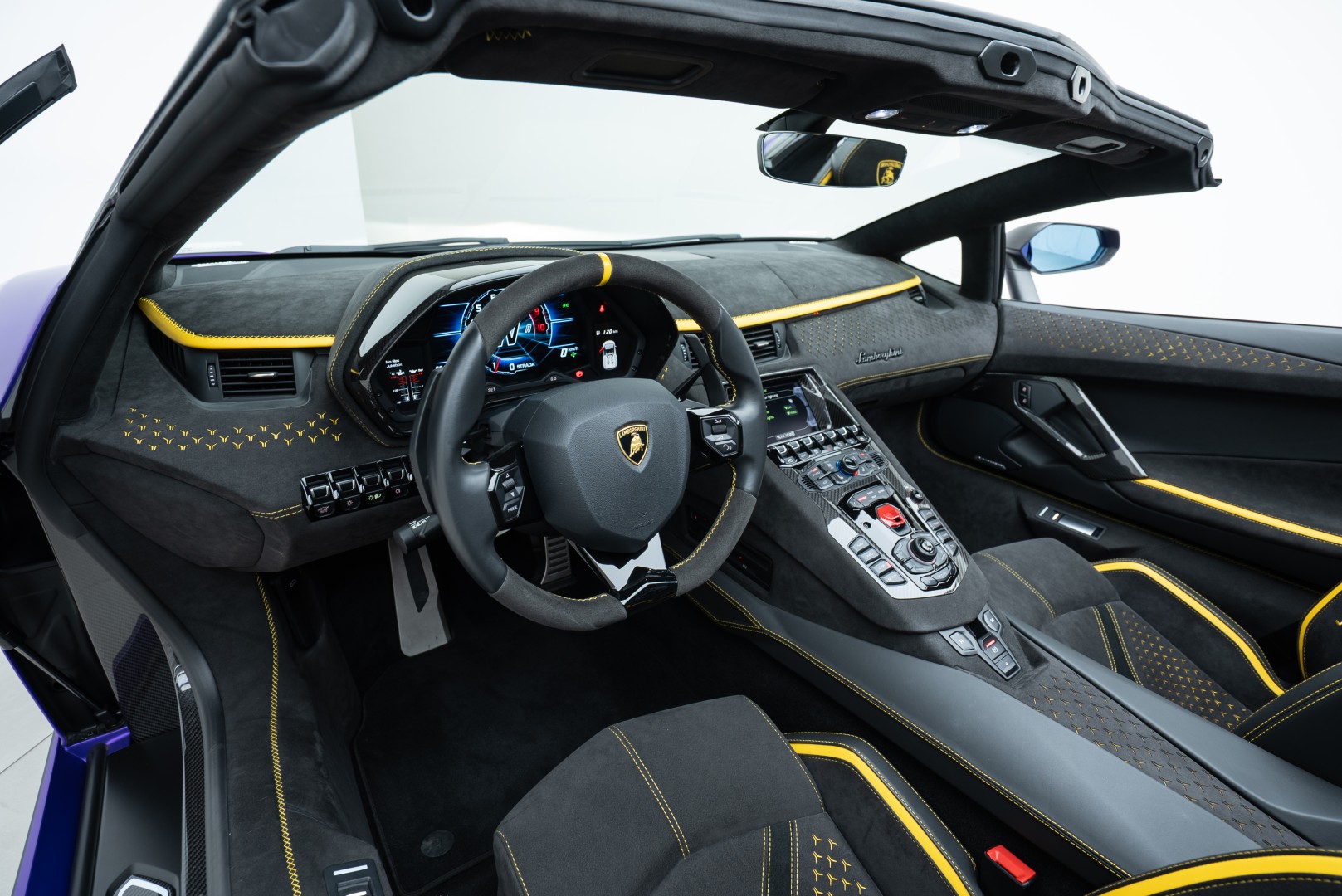 2022 LAMBORGHINI AVENTADOR ULTIMAE 01 OF 250. FULL CARBON